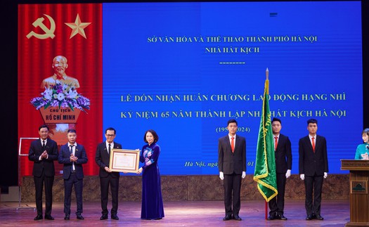 Nhà hát Kịch Hà Nội kỷ niệm 65 năm thành lập và đón nhận Huân chương Lao động hạng Nhì