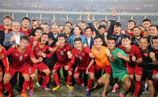 Đội Việt Nam thắng Thái Lan với chiến thắng vang dội 4-0, xuất sắc giành vé dự giải đấu lớn nhất châu lục