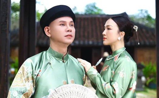 Phan Đinh Tùng - Thái Ngọc Bích: Hôn nhân viên mãn, đón Tết cùng áo dài truyền thống