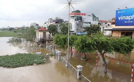 Bão số 10: Nước sông Đáy dâng cao, ảnh hưởng đến đời sống người dân Ninh Bình