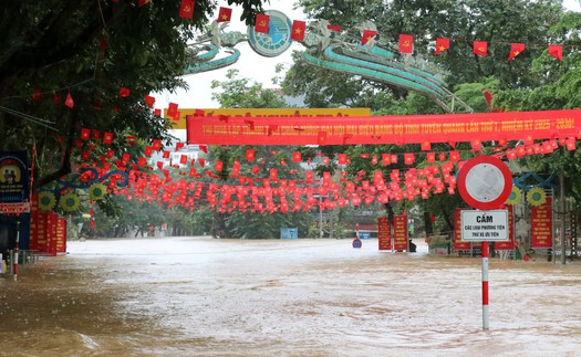 Nước sông Lô, Tuyên Quang dâng kỷ lục, gây ngập lụt trên diện rộng