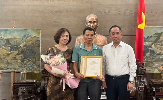 Bảo tàng Mỹ thuật Việt Nam tiếp nhận 9 tác phẩm sơn dầu của họa sĩ Ngô Phương Cúc