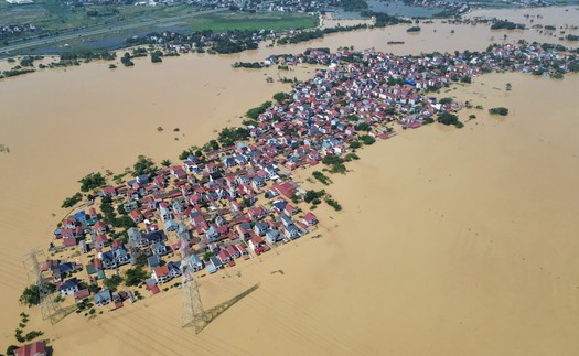 Nhiều làng mạc Bắc Ninh vẫn chìm trong biển nước