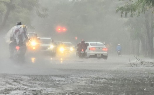 Cảnh báo mưa lớn cục bộ, lốc, sét ở Đông Bắc bộ, từ Thanh Hóa đến Hà Tĩnh