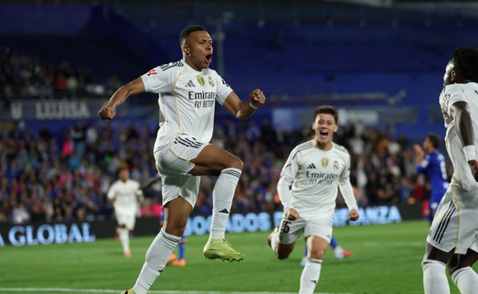 Mbappe ghi bàn trận thứ 11 liên tiếp, Real thắng trong trận đấu có 2 thẻ đỏ để đòi ngôi đầu bảng từ tay Barca