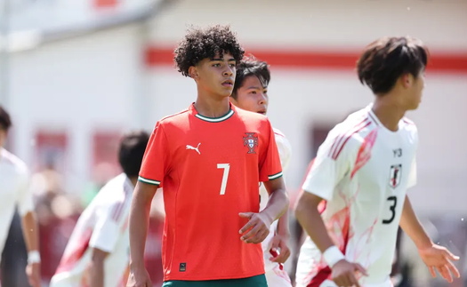 Con trai Cristiano Ronaldo lần đầu được triệu tập vào đội trẻ Bồ Đào Nha