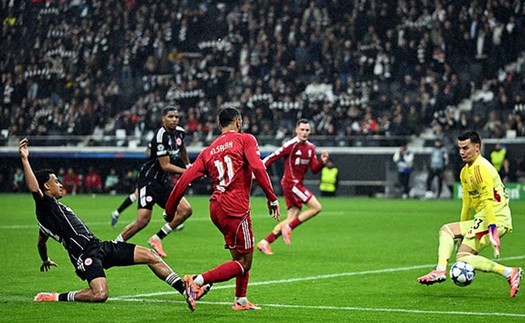 Liverpool đại thắng ở Cúp C1, nhưng Salah bị chỉ trích cực gay gắt vì hành động này