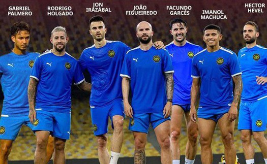 LĐBĐ Malaysia chọn 7 cầu thủ nhập tịch từ 28 người được đề xuất để sử dụng cho trận gặp ĐT Việt Nam