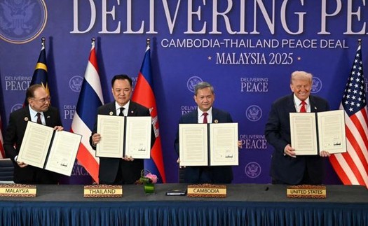 Hội nghị Cấp cao ASEAN 47: Campuchia và Thái Lan ký tuyên bố chung về thỏa thuận hòa bình