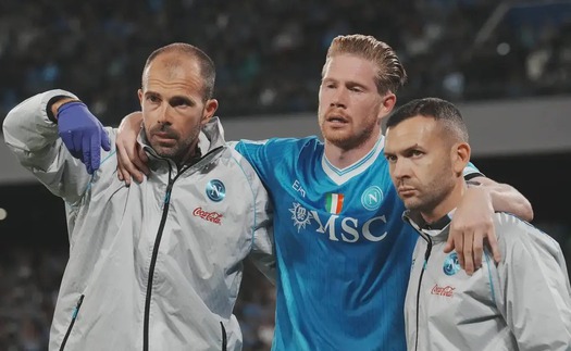 Napoli lên đỉnh trong nỗi bất an