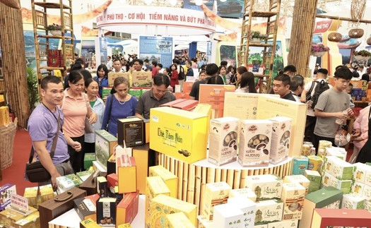 Hội chợ Mùa Thu lần thứ nhất năm 2025: Sôi động ngay ngày đầu mở cửa