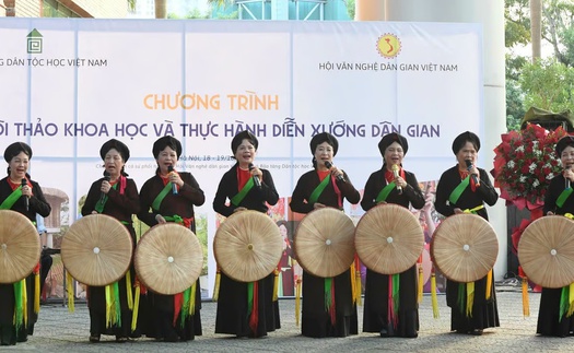 Làm gì để "tiếp sức" cho nghệ nhân thực hành di sản?