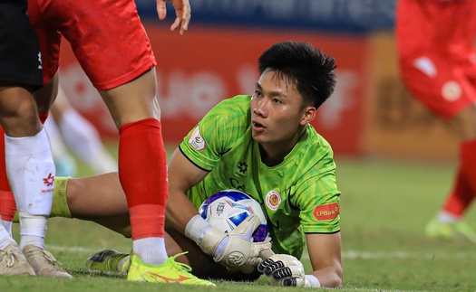 HLV Polking hết lời khen thủ môn 20 tuổi, người ‘đóng thế’ Nguyễn Filip