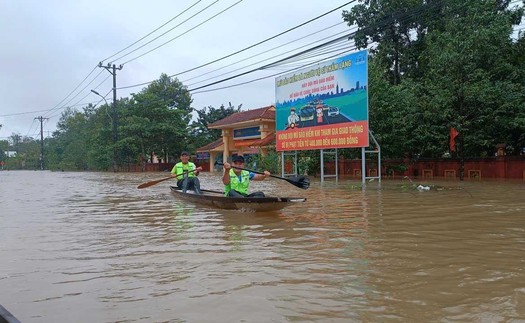 Lũ trên sông Bồ ở Huế duy trì nguy hiểm trên mức báo động 3