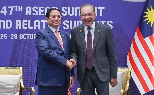 Thủ tướng Phạm Minh Chính gặp Thủ tướng Malaysia