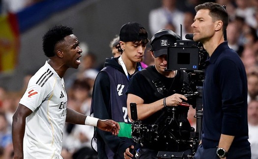 Real Madrid: Cánh cửa rời khỏi Bernabeu sẽ mở với Vinicius