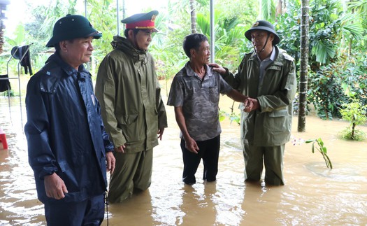 Quảng Ngãi gồng mình ứng phó với ngập úng, lở núi