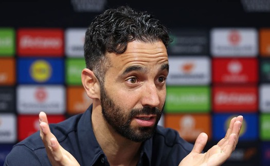 Ruben Amorim phản pháo chỉ trích từ các huyền thoại MU: 'Hệ thống của tôi không có vấn đề!'