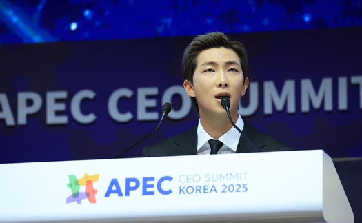 RM BTS phát biểu tại diễn đàn CEO APEC 2025: Kêu gọi các nhà lãnh đạo thế giới ủng hộ văn hóa và sáng tạo