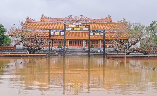 Lũ trên các sông ở Huế xuống dần