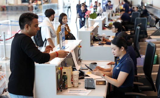 Vietnam Airlines sẽ thu phí hành lý xách tay quá cước tại cửa ra tàu bay từ ngày 3/11