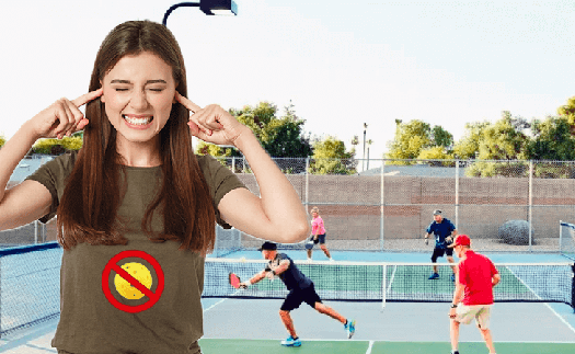Tranh cãi việc mang loa đài ra phát nhạc ở sân pickleball