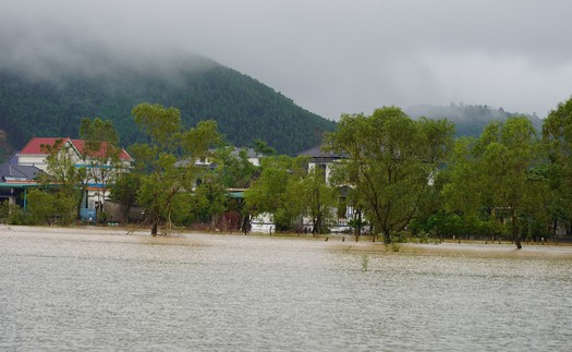 Mưa lớn kéo dài khiến nhiều địa phương tại Quảng Trị ngập sâu