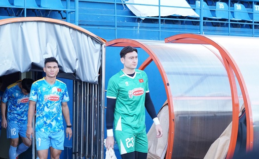 Văn Lâm xúc động khi trở lại đội tuyển Việt Nam, nói điều bất ngờ về việc cạnh tranh vị trí số một