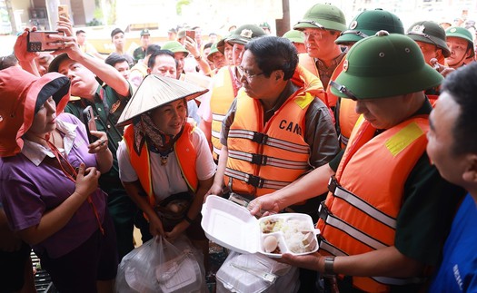 Hình ảnh: Thủ tướng trực tiếp chỉ đạo cứu nạn và khắc phục hậu quả lũ lụt tại Thái Nguyên