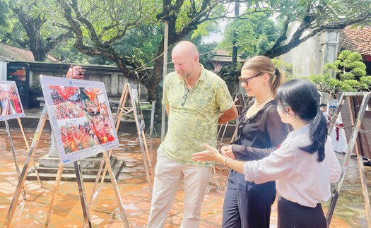 Triển lãm ảnh “Hà Nội trong kỷ nguyên vươn mình”: Hội tụ nét đẹp văn hóa Hà Nội 