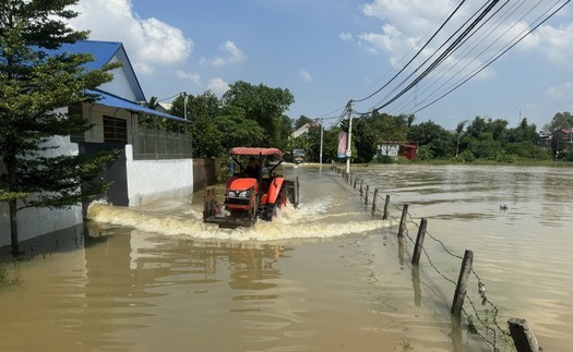 Ứng cứu hơn 2.400 hộ dân ở xã Trung Giã, Hà Nội bị cô lập