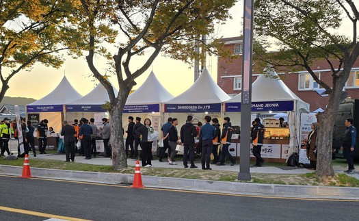 Tuần lễ Cấp cao APEC 2025: Bánh óc chó truyền thống Hàn Quốc “chinh phục” thực khách