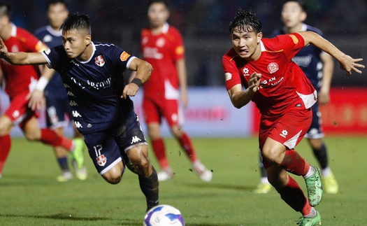 HLV Chu Đình Nghiêm cùng đội nhà ngược dòng giành chiến thắng, lọt Top 3 trên BXH V-League