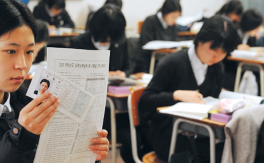 Cả Hàn Quốc “nín thở” trong ngày thi đại học
