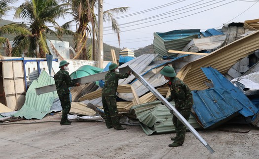 Thủ tướng đề nghị khẩn trương đánh giá thiệt hại và khắc phục hậu quả bão, lũ tại khu vực Trung Bộ