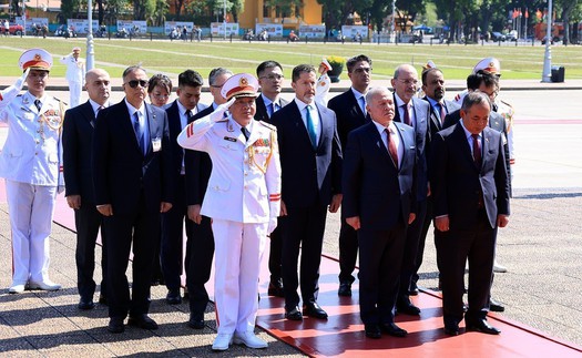 Quốc vương Jordan Abdullah II Ibn Al Hussein vào Lăng viếng Chủ tịch Hồ Chí Minh