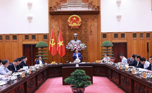 Thủ tướng Phạm Minh Chính: Khẩn trương trình Bộ Chính trị đề án đầu tư trục đại lộ cảnh quan sông Hồng