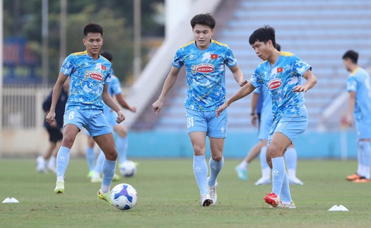 Tân binh của đội tuyển Việt Nam: ‘Xuân Son là tiền đạo quá đẳng cấp’