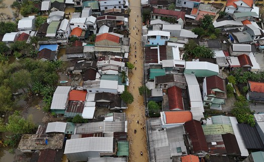  Hơn 12.200 ngôi nhà tại Huế bị ngập lụt