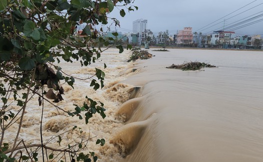 Mưa lũ gây sạt lở nhiều tuyến đường của các xã miền núi tỉnh Gia Lai