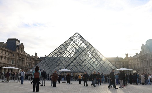 Pháp: Bảo tàng Louvre đóng cửa phòng trưng bày do vấn đề hạ tầng