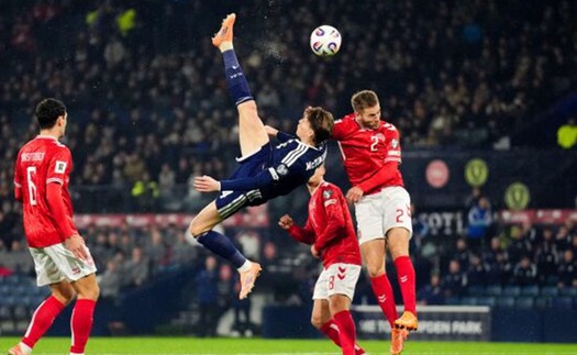 Người cũ MU lập siêu phẩm như Ronaldo trong chiến thắng siêu kịch tính của đội nhà ở vòng loại World Cup 