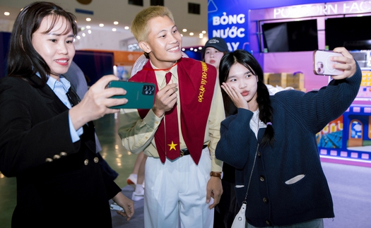 Hội chợ mùa Thu 2025: Hơi thở điện ảnh lan tỏa giữa không gian "Tinh hoa văn hóa Việt Nam"