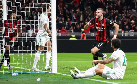 AC Milan thắng nghẹt thở Roma, cuộc đua vô địch Serie A thêm kịch tính với 4 đội hơn kém nhau 1 điểm