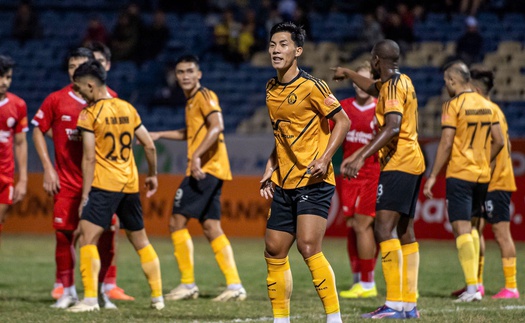 V-League 2025/26: 'Thuyền chìm tại bến'