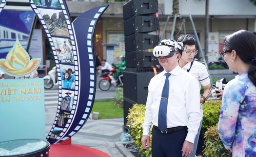 Khai mạc triển lãm ảnh về TP HCM trong khuôn khổ Liên hoan phim Việt Nam lần thứ 24