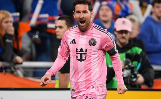 Lionel Messi ghi bàn và lập hat-trick kiến tạo trong ngày Ronaldo lập siêu phẩm