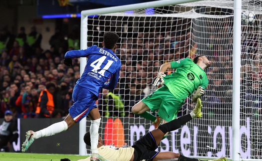 Yamal mờ nhạt trong ngày Estevao rực sáng, sao trẻ của Chelsea được báo chí Tây Ban Nha khen ngợi