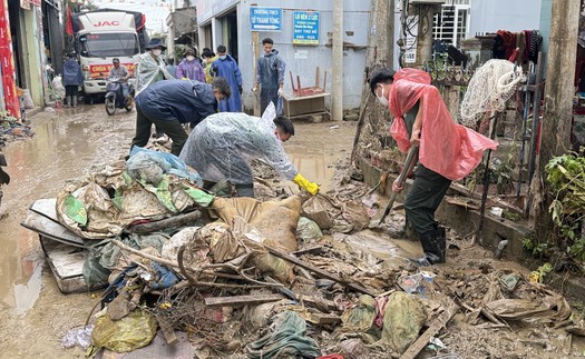 Những gia đình “không về nhà” sau mưa lũ lịch sử