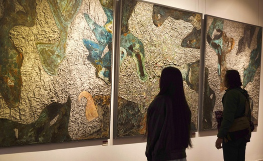 Không "cấm sờ" - Hội họa và Điêu khắc Đinh Phong mang tới cảm nhận mới mẻ 